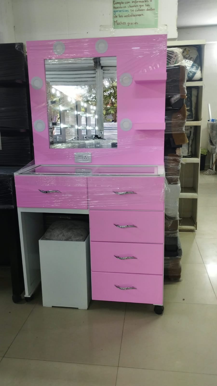 Tocador con espejo y luces de 1 metro color rosa, tocador de maquillaje en Cali